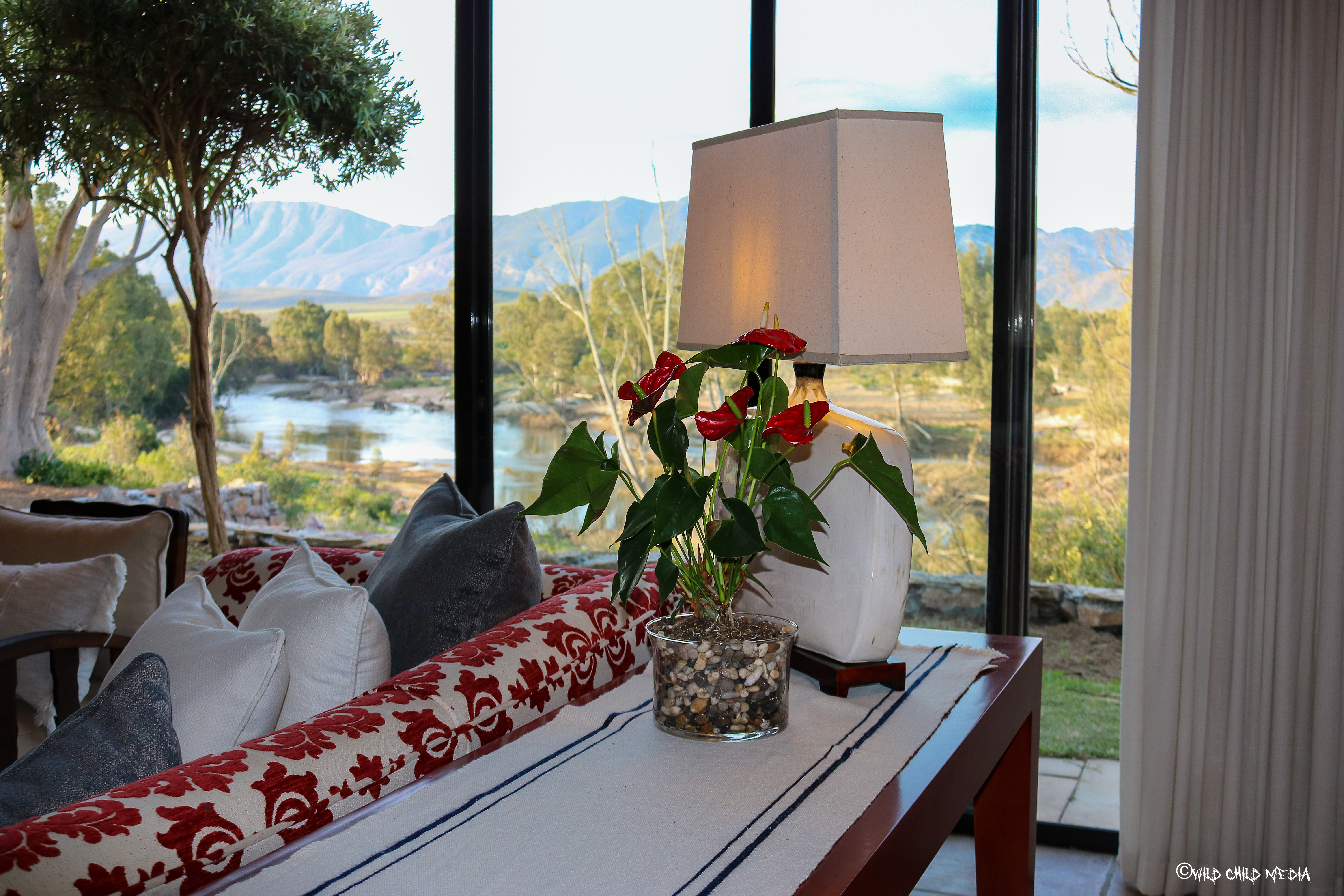 Riverhide lounge with Breede River and mountain views
